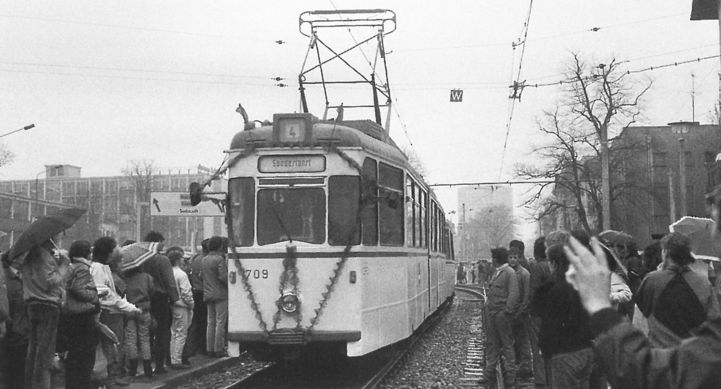 Eröffnung der Strecke zum Dierkower Kreuz 1987 (© Klaus-Dieter Rohloff)